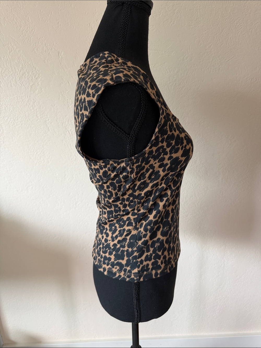 NWT ANTHROPOLOGIE ANIMAL PRINT TANK SIZE SMALL - Picture 2 of 5